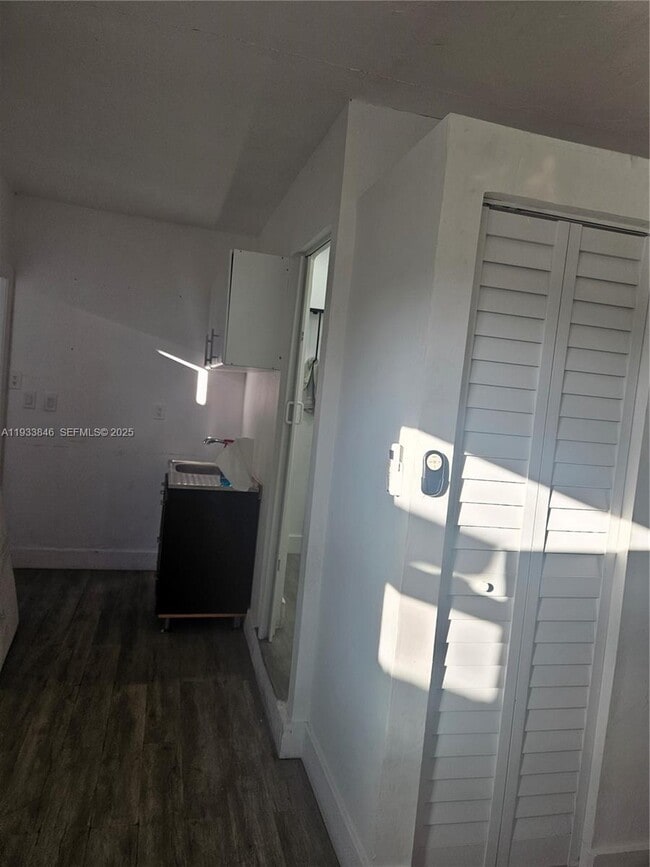 Foto del edificio - 7817 Fairway Blvd