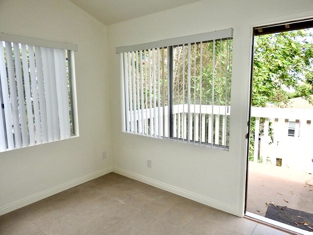 Foto del edificio - 5047 Muir Ave