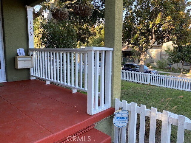 Primary Photo - 1351 N El Molino Ave