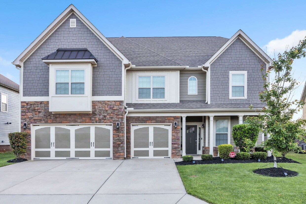 Foto principal - Spacious 5BR Home in Brookhaven in highly ...