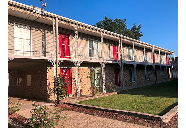 Oak Forest Houses for Rent with a Swimming Pool - Little Rock, AR - 58