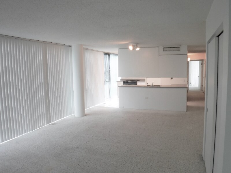 Foto principal - 3115 S Michigan Ave