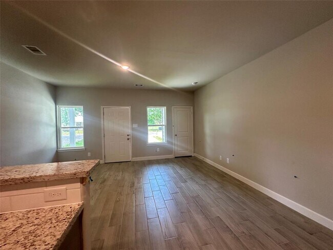 Building Photo - 104 Turner Dr
