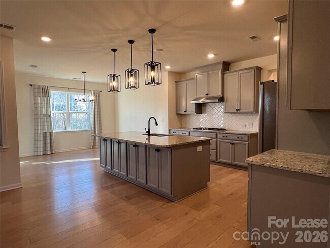 Building Photo - 5016 Britannia Blvd