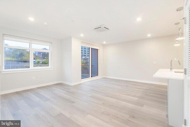 Foto del edificio - 3449 Scotts Ln