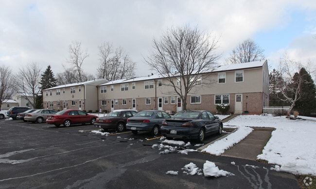 Building Photo - Victor Heights