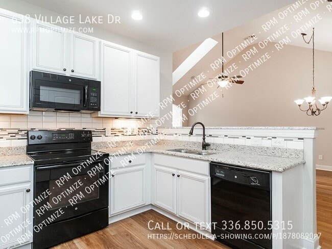 Building Photo - 638 Village Lake Dr