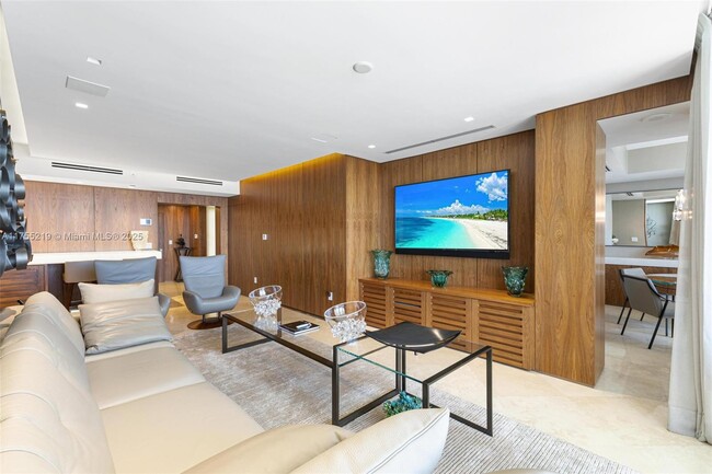 Building Photo - 17875 Collins Ave