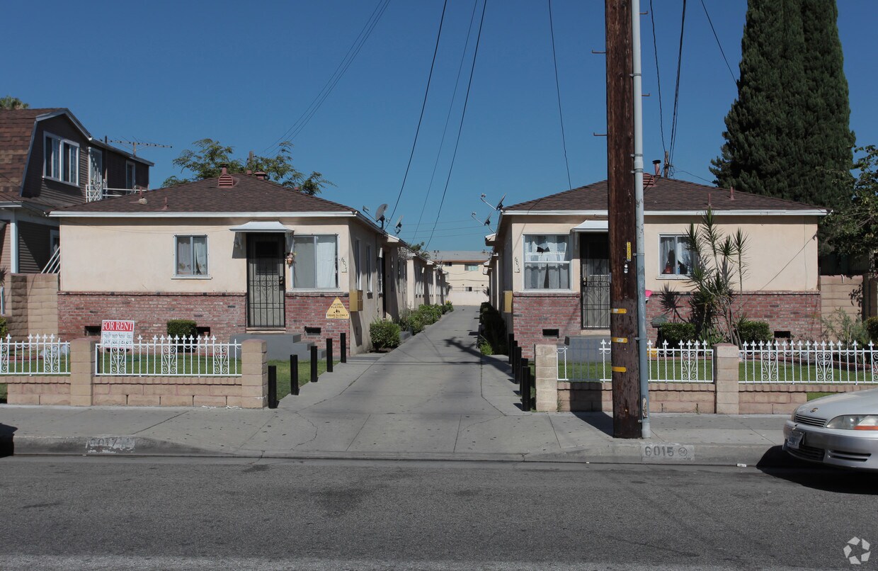 Foto principal - 6015-6017 Pine Ave