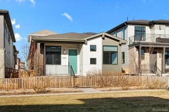 Building Photo - 6056 N Perth St