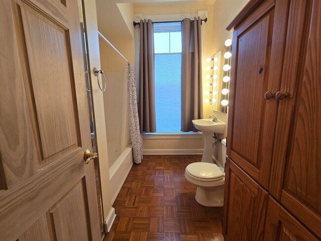 Building Photo - 217 2nd St E