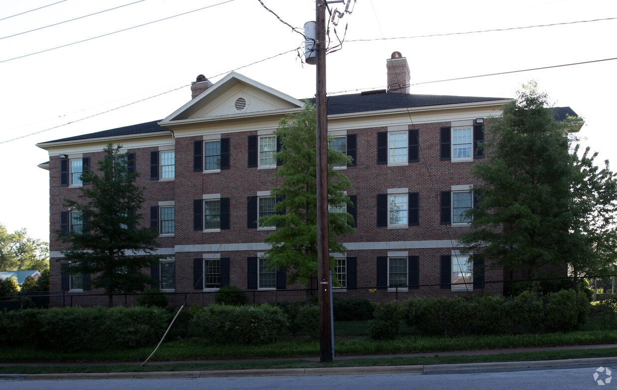 Building Photo - Bingham Residence Hall