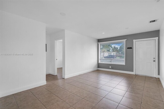 Building Photo - 3171 NW 16th St