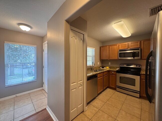 Foto del edificio - Summerfield Townhome