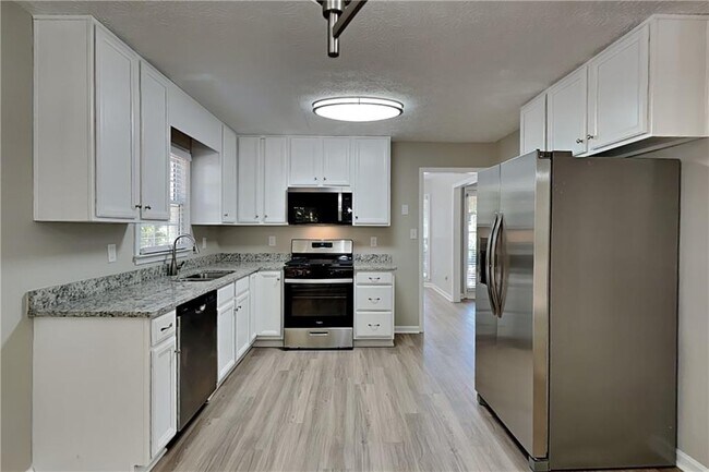 Foto del edificio - 3 Maplelake Dr