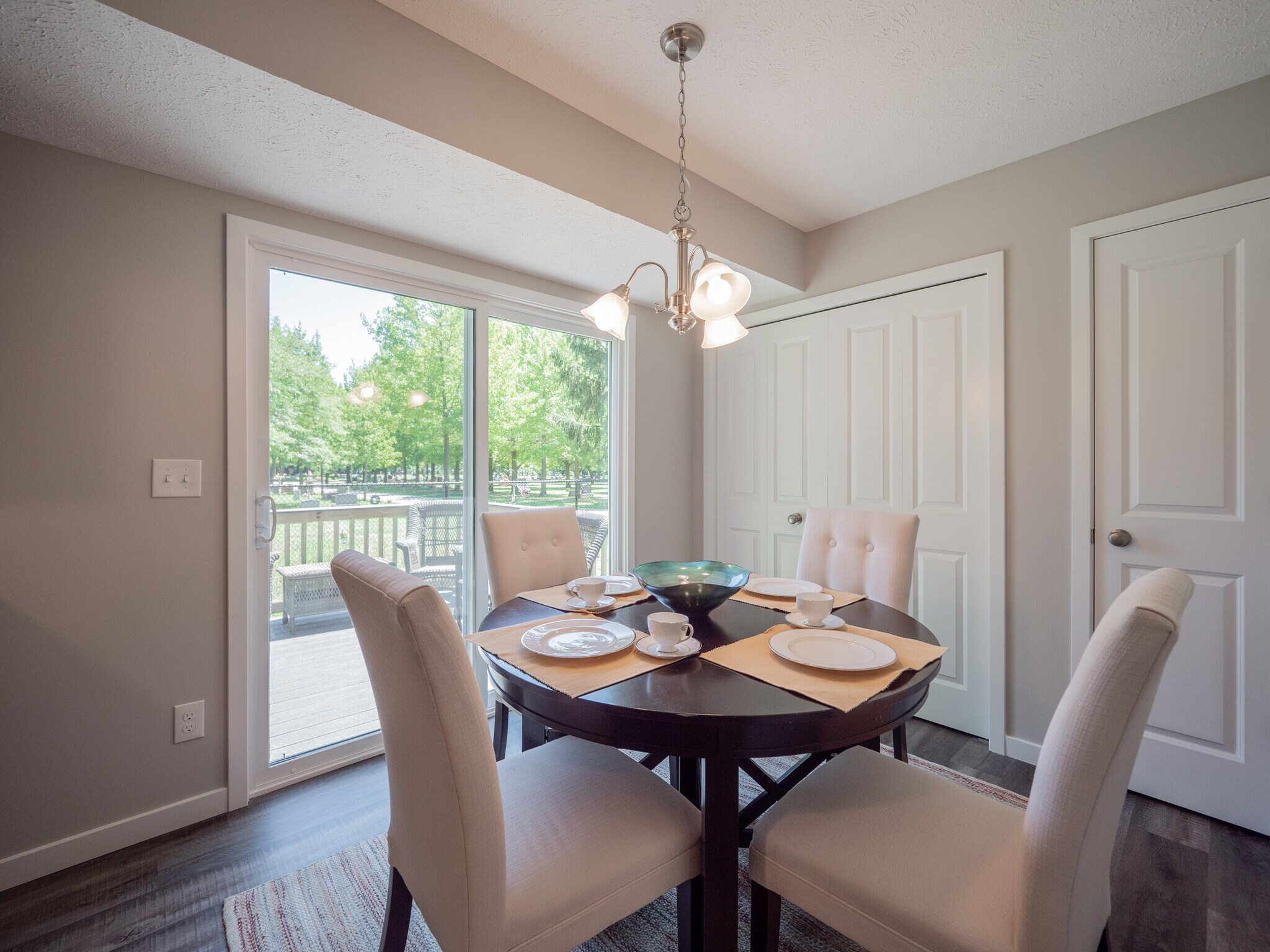 The Standard on Lakeshore – photo 4
