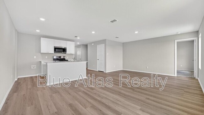 Foto del edificio - 7740 Royal Fern Dr