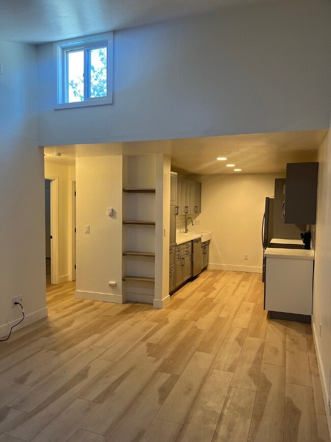 Building Photo - COMPLETELY RENOVATED!!