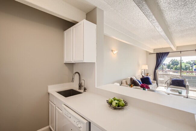 Foto del edificio - 1441 N Humboldt St