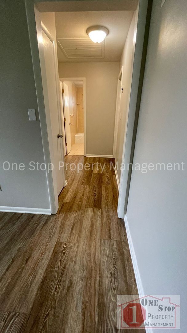 Foto del edificio - Beautiful 2 Bedroom 1 Bathroom in Kansas City