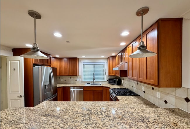 Building Photo - 517 N 39th St