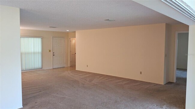 Foto del edificio - 7127 Fairway Bend Ln