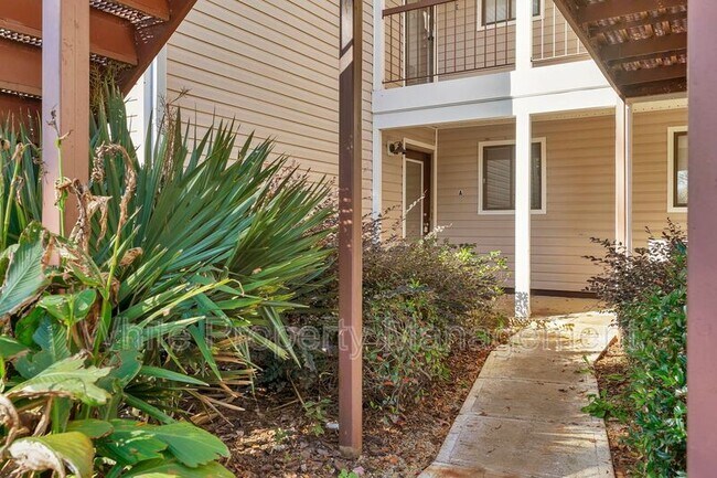 Building Photo - 7516 Pebblestone Dr