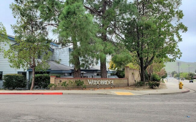 Foto del edificio - 2225 Exposition Dr