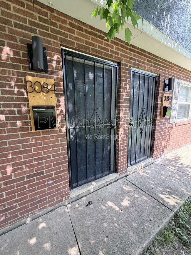 Building Photo - 3084 Howey Rd