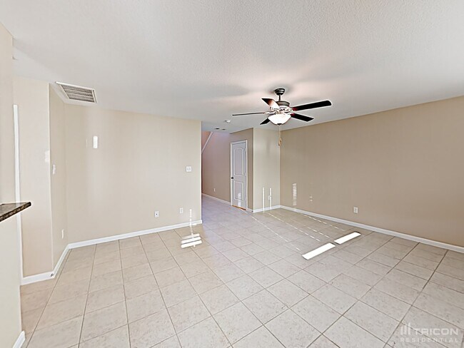 Building Photo - 729 Totem Trail Drive La Marque TX