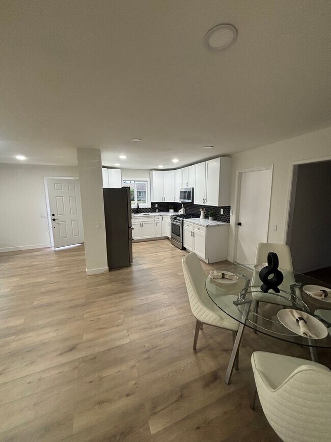 Foto del edificio - Remodeled 3 bedroom with PAID solar