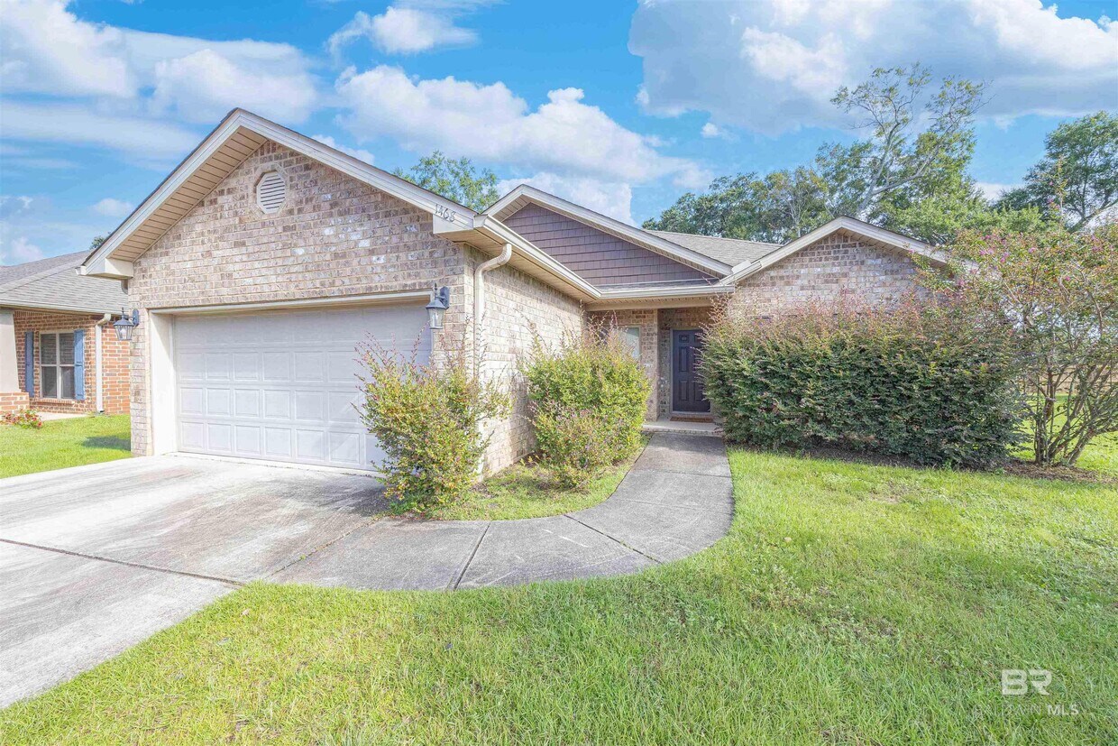 Foto principal - 1468 Surrey Loop