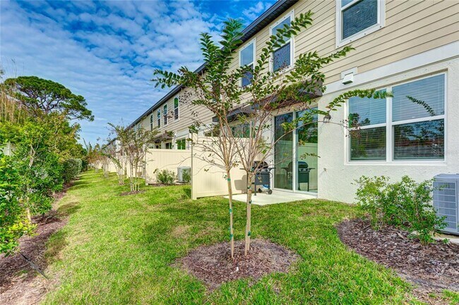 Foto del edificio - 17063 Coral Key Dr