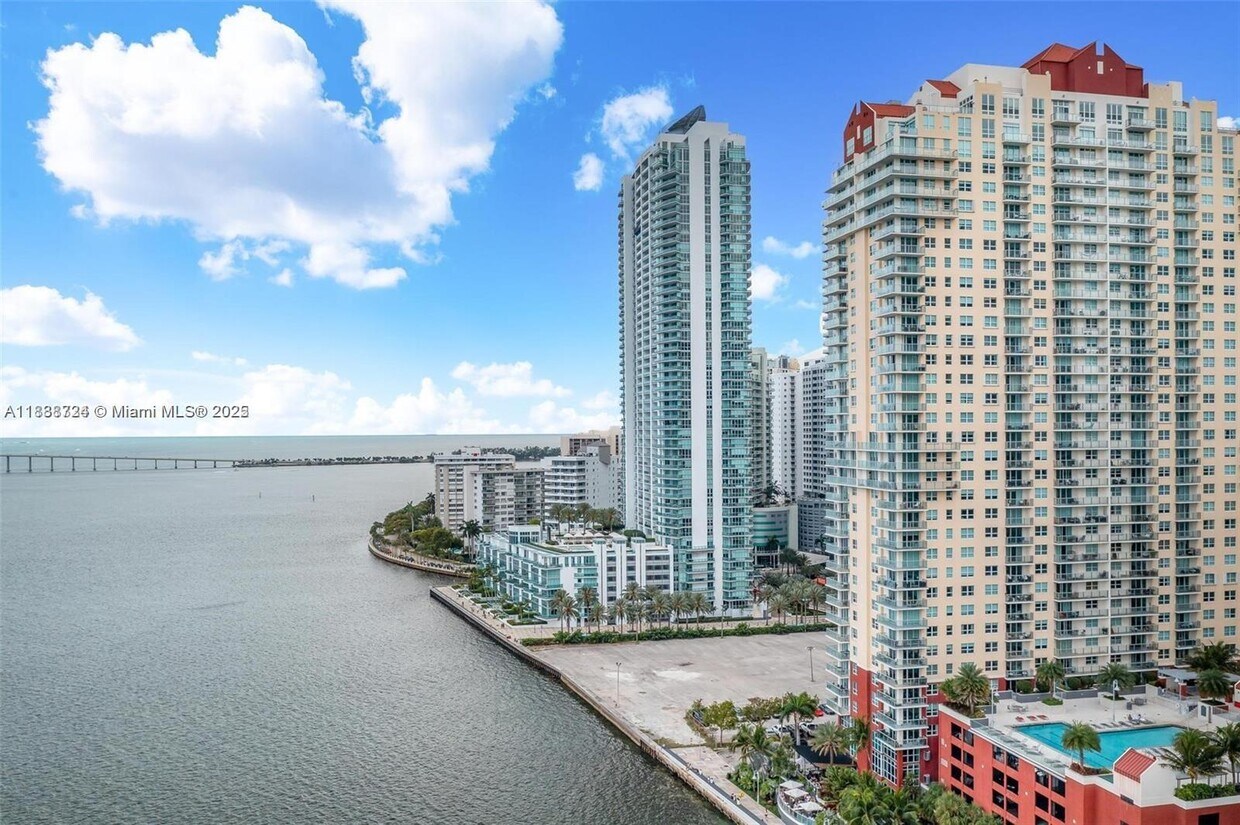 Primary Photo - 1155 Brickell Bay Dr
