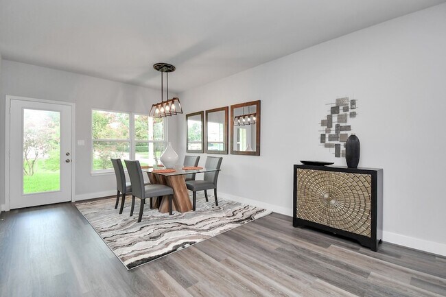 Foto del edificio - 3814 Lakewood Dr