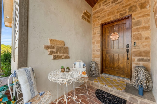 Foto del edificio - 710 Hilltop Vista Rd