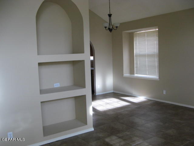 Building Photo - 1612 Plaza Central Ln