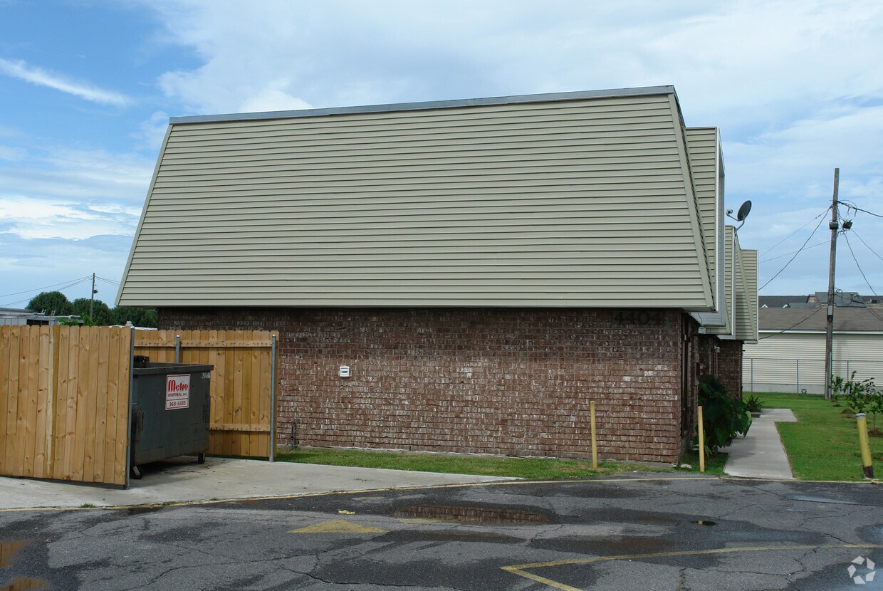 Building Photo - 4400 Division St