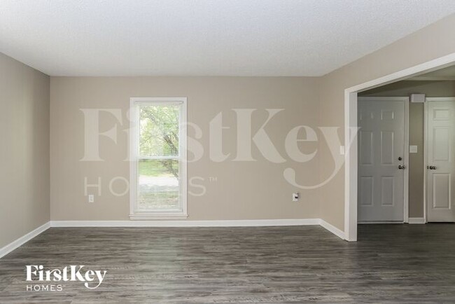 Foto del edificio - 7718 Blythwood Ln