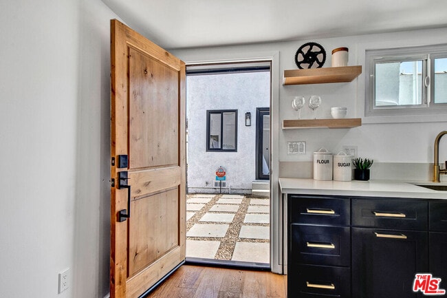 Foto del edificio - 4313 W 59th St