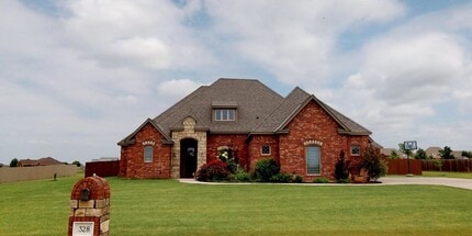 Building Photo - 328 Creekside Dr