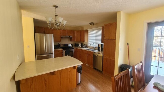 Building Photo - 5 bedroom in Grande Prairie AB T8V 6P9