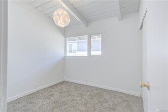Building Photo - 807 S Juniper Dr