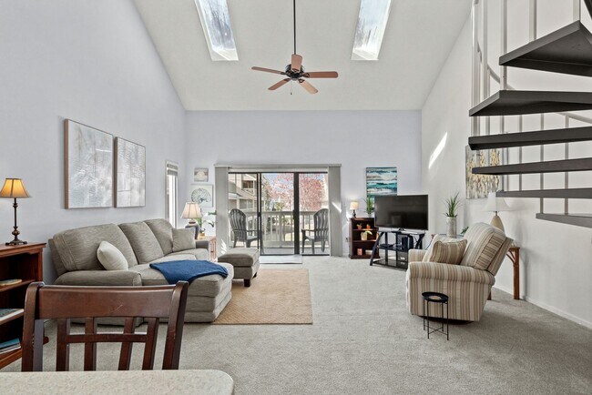 Foto del edificio - Seasonal Rental Available 9/10/25-3/31/26