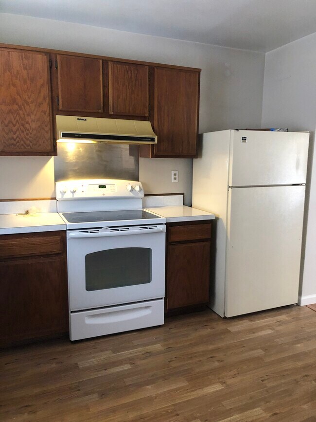 Building Photo - 2025 Blue Anchor Ct