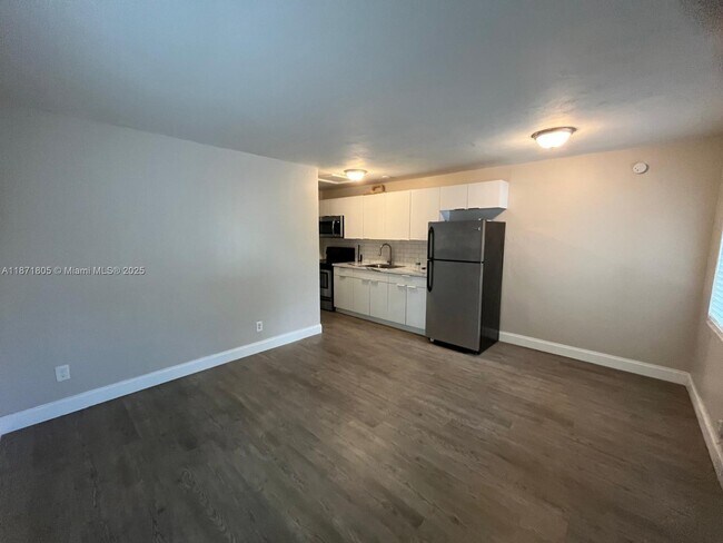 Foto del edificio - 6317 SW 18th St
