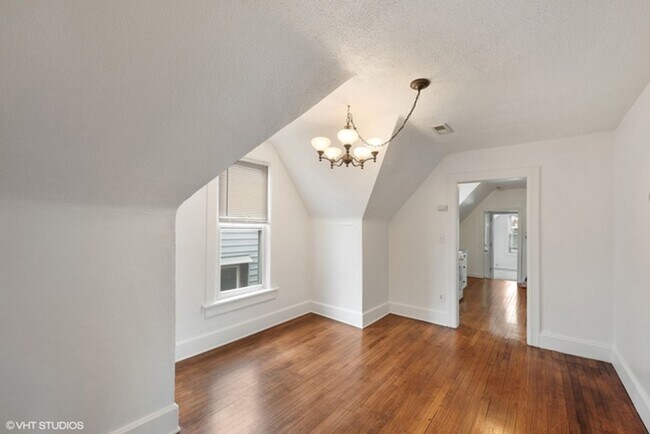 Foto del edificio - 1747 W Newport Ave
