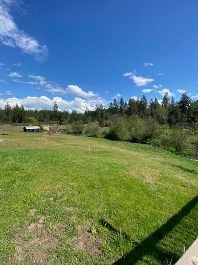 Foto del edificio - Charming 2 Bedroom Home with River Views i...