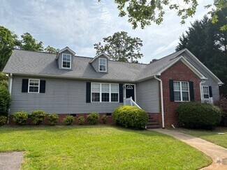 Building Photo - 2942 A Forest Park Dr