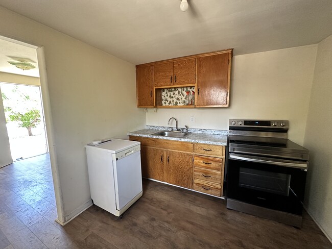 Foto del edificio - 108 B St